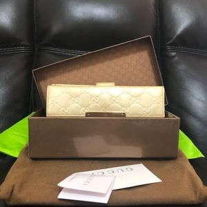Authentic, preloved Gucci Wallet